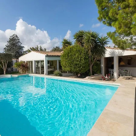 Magnificent Villa With Private Pool-3
